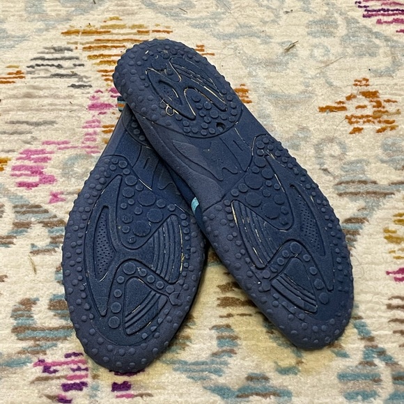 Water shoes - kids size 2/3 - Picture 4 of 6